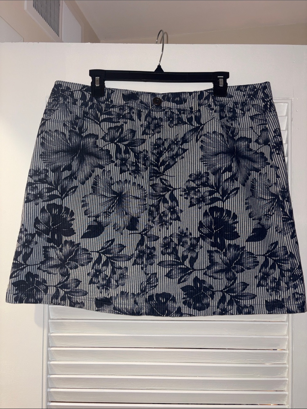 Trendy Croft & Barrow Navy Floral Skort🔥